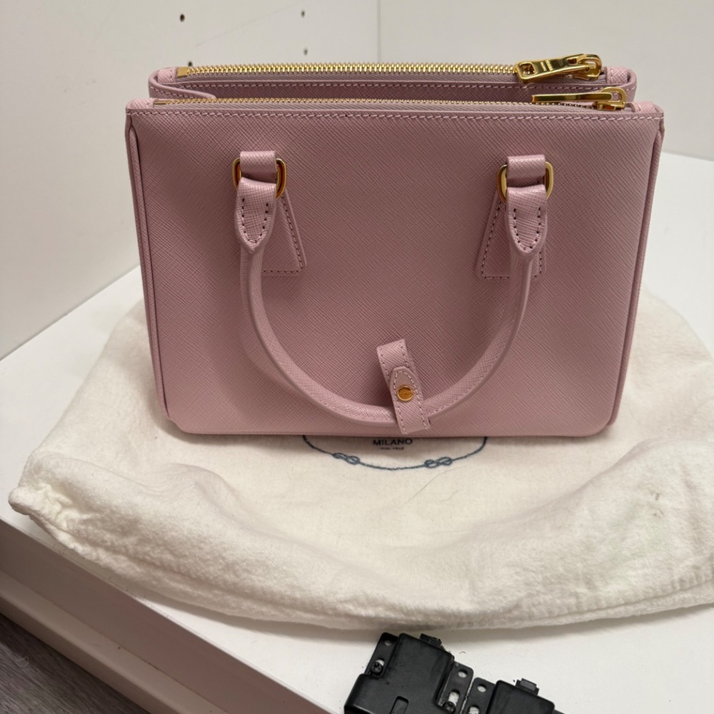 NWOT Authentic Prada Small Saffiano Galleria Tote - Picture 2 of 4